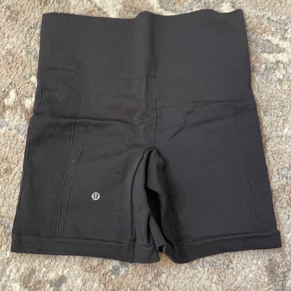 Lululemon biker shorts size 2